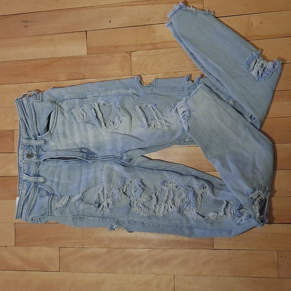 American Eagle Outfitters distressed skinny jeans, size 2 Short